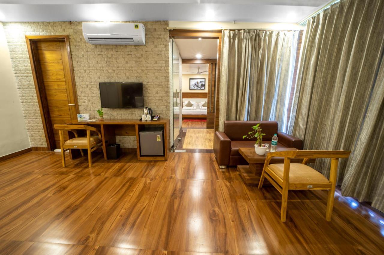 Hotel Divine Lakshmi Ganga Rišikéš Exteriér fotografie