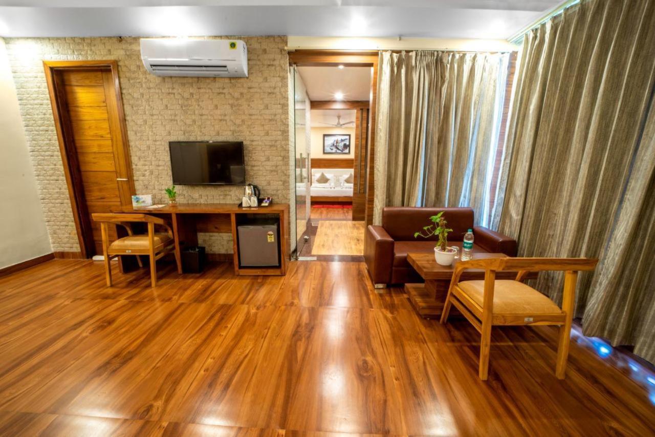 Hotel Divine Lakshmi Ganga Rišikéš Exteriér fotografie